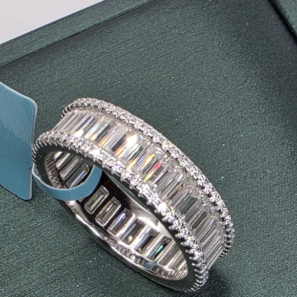 ✨ 4.26 CTW Moissanite Eternity Band,(Size 9) S925 SILVER - Picture 5 of 5